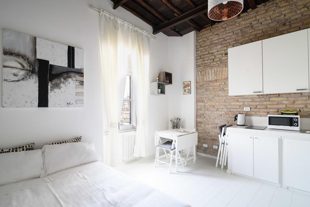 White Ostilia Apartments Rome Bagian luar foto